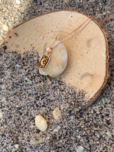 Charger l'image dans la galerie, Cartomancienne lunaire - collier